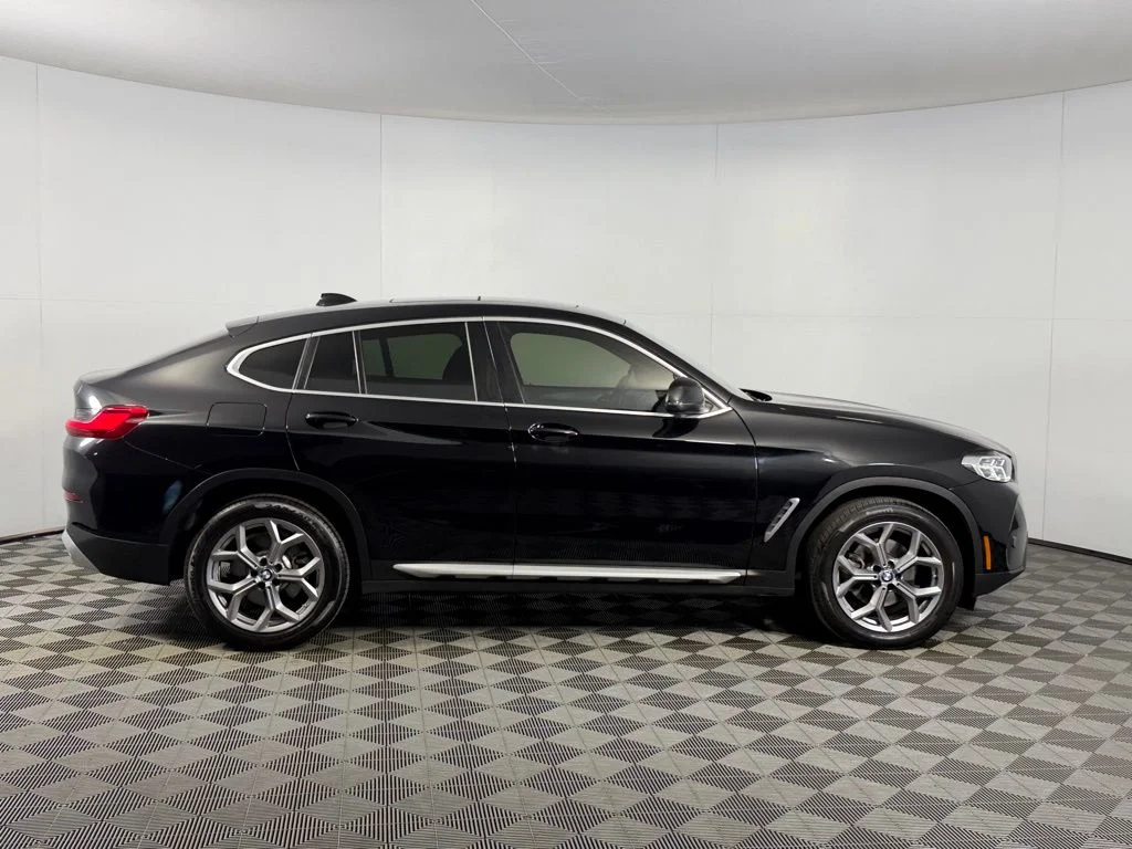 Certified Used 2025 Black BMW xDrive30i image 3