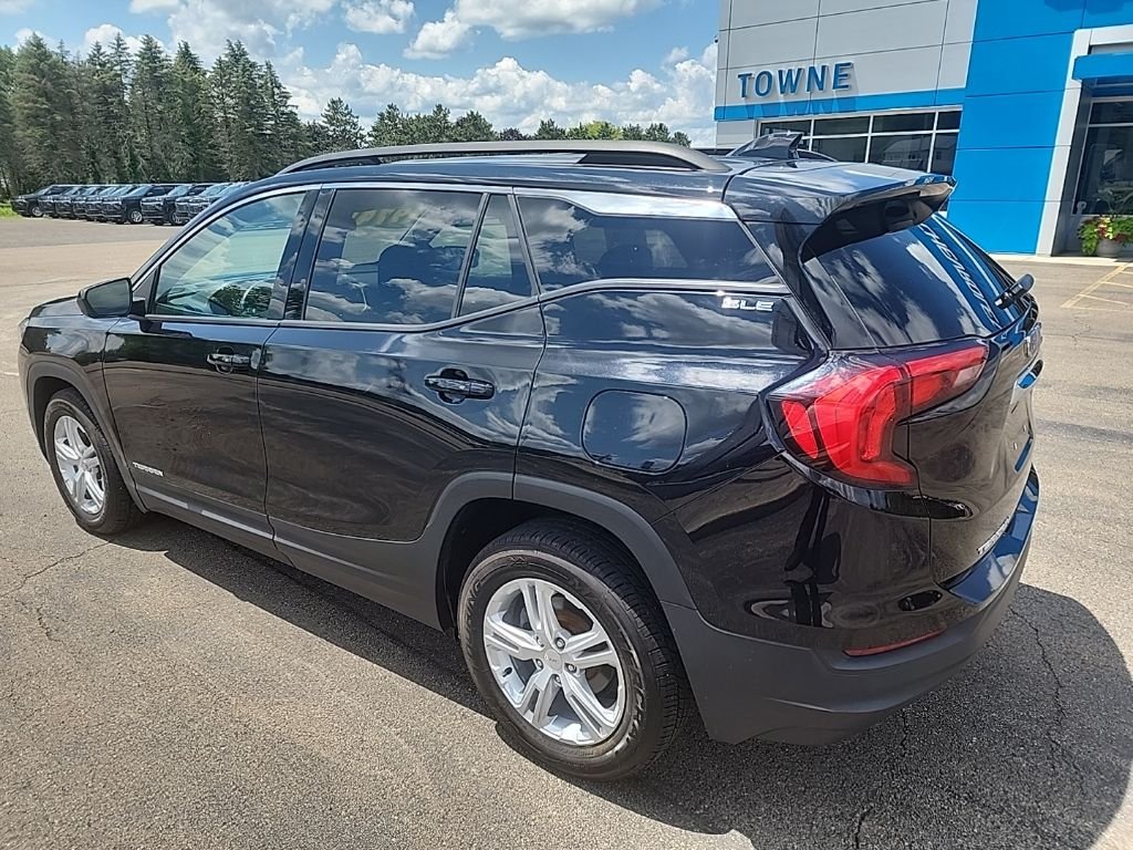 Used 2020 Black GMC SLE image 5