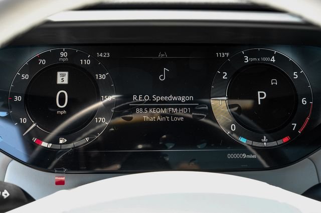 New 2026 Ostuni Pearl White Premium Metallic Land Rover Dynamic SE image 27