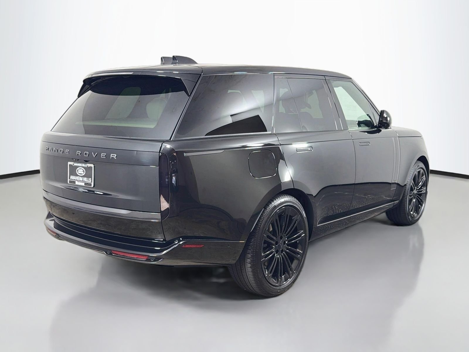 New 2026 Santorini Black LAND ROVER SE image 5