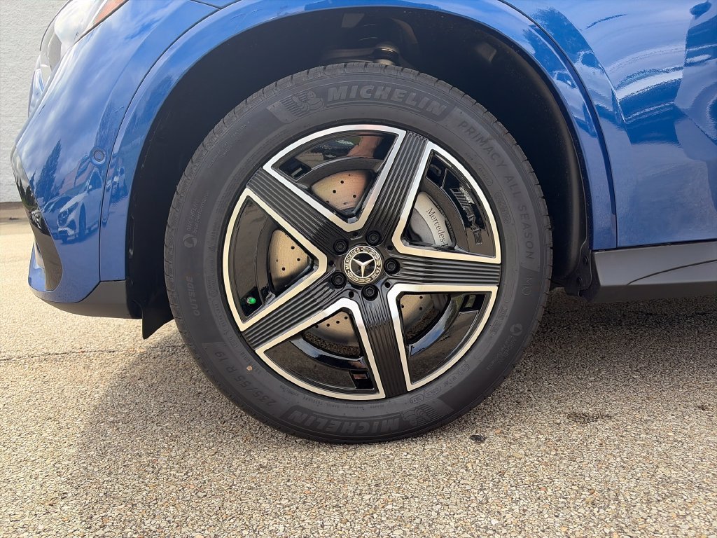 New 2027 Starling Blue Metallic Mercedes-Benz GLC 300 image 27