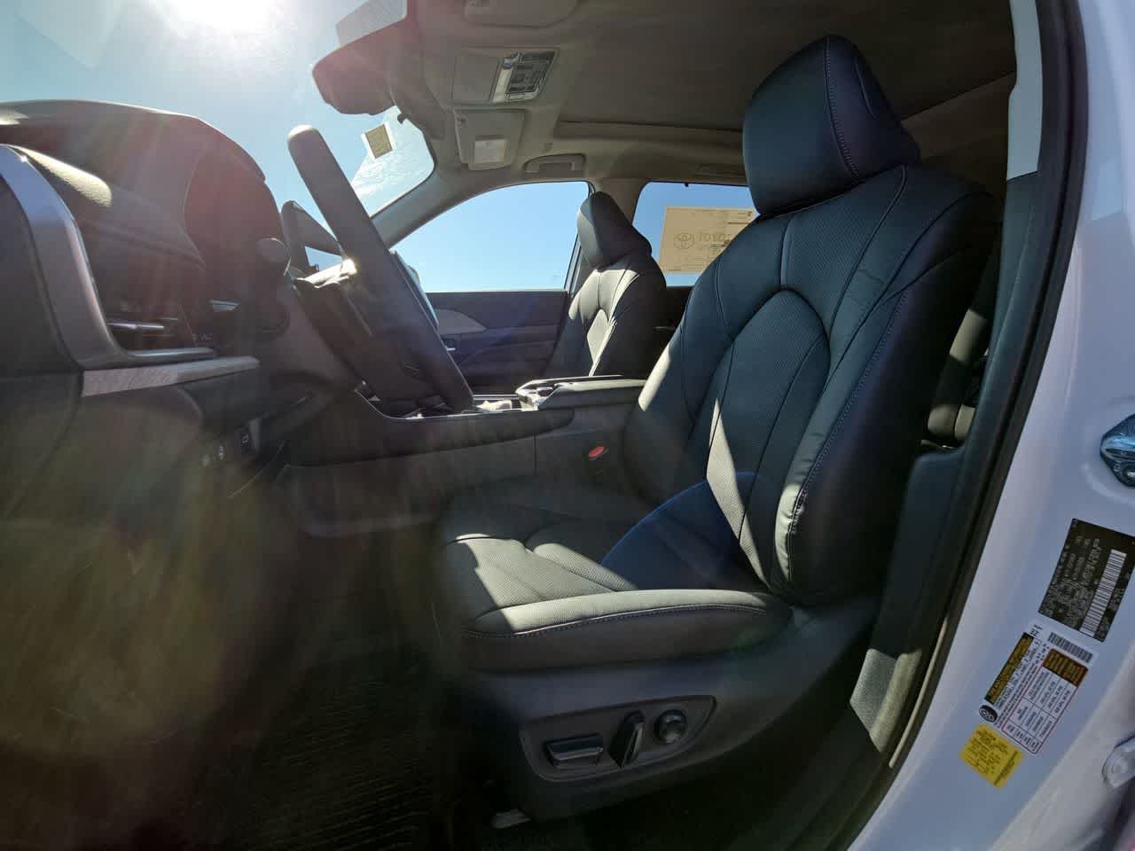 Used 2024 Wind Chill Pearl Toyota Platinum image 13