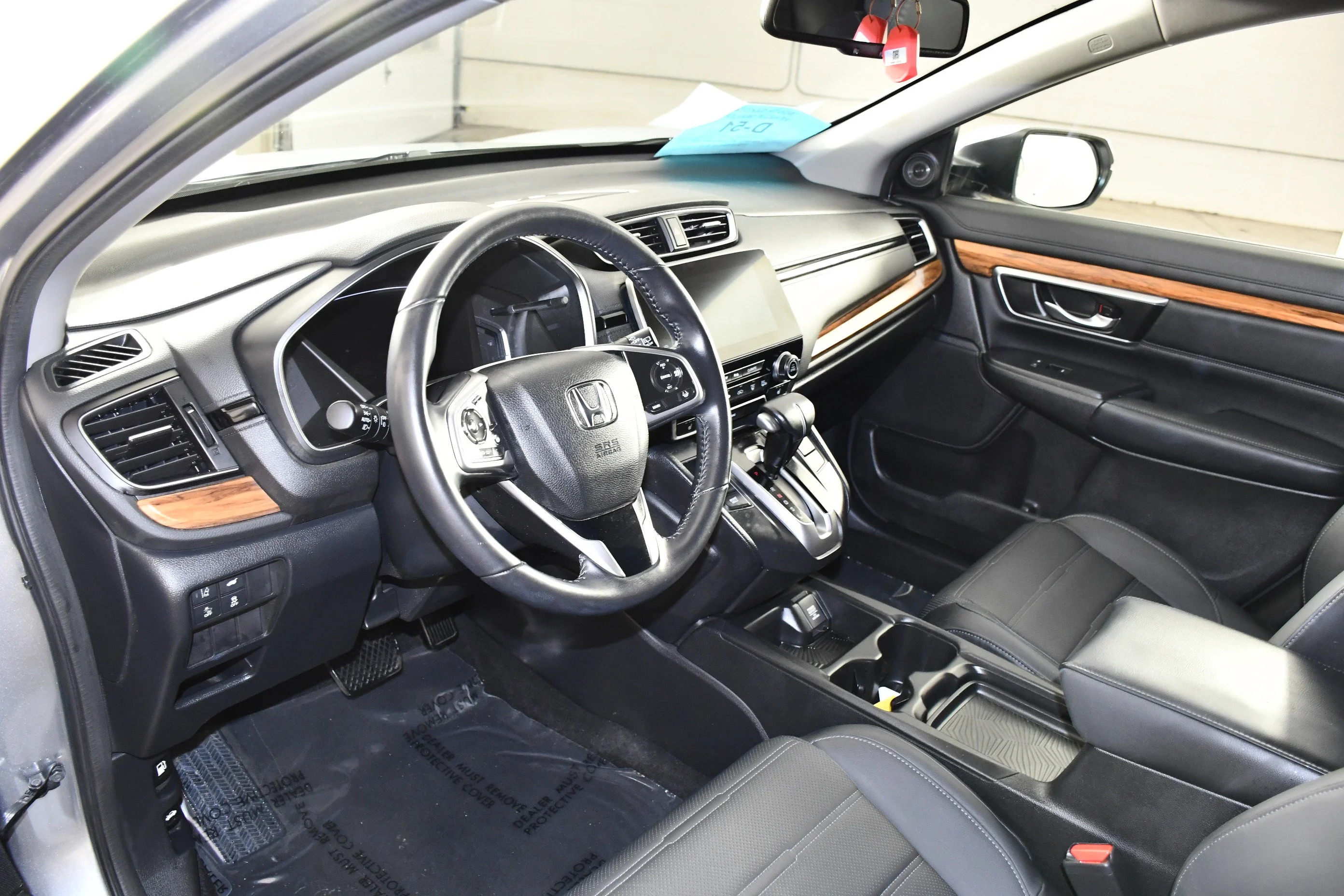 Used 2019 Lunar Silver Metallic Honda Touring image 2