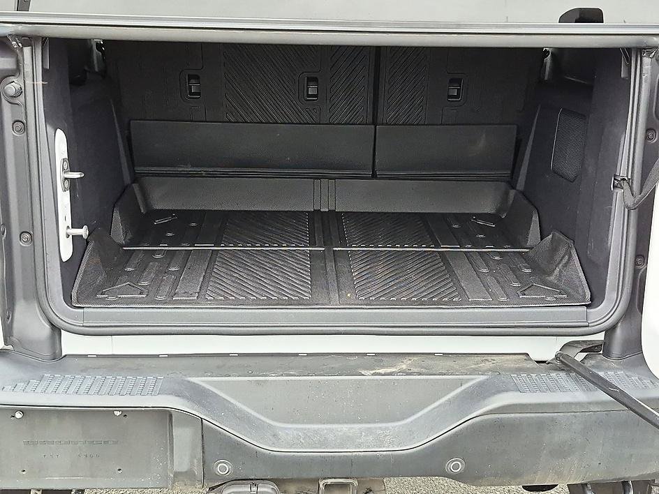 Used 2023 White Ford Badlands image 31