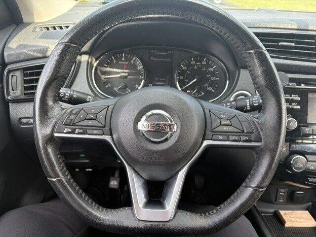 Used 2018 Magnetic Black Nissan SV image 21