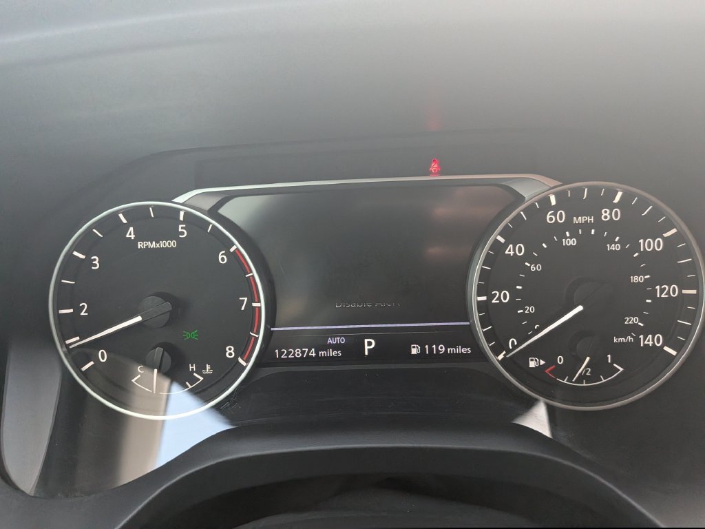 Used 2022 White Nissan S image 15