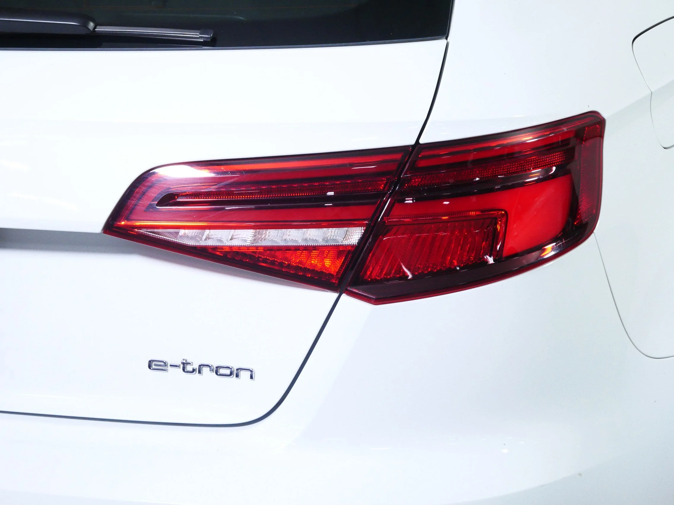 Used 2018 Glacier White Metallic Audi Prestige image 17