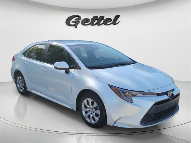 Certified Used 2024 WIND CHILL PEARL Toyota  image 3