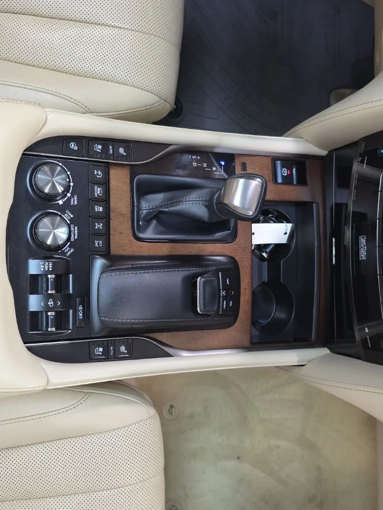 Used 2019 Black Onyx Lexus 570 image 26