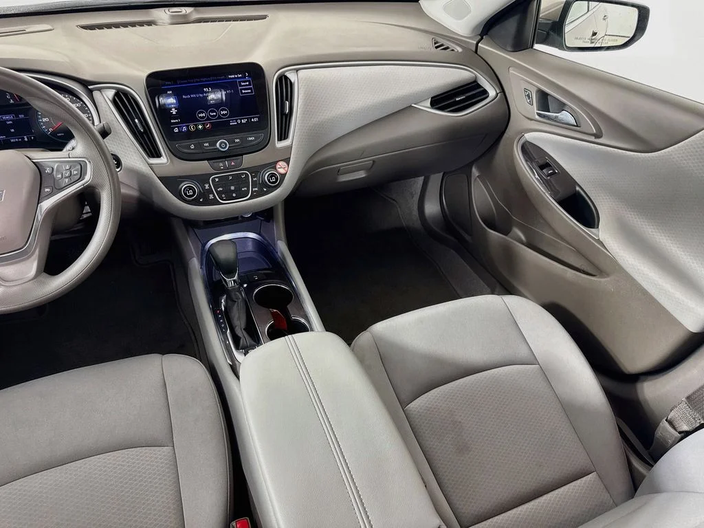 Used 2025 Gray Chevrolet LT image 28