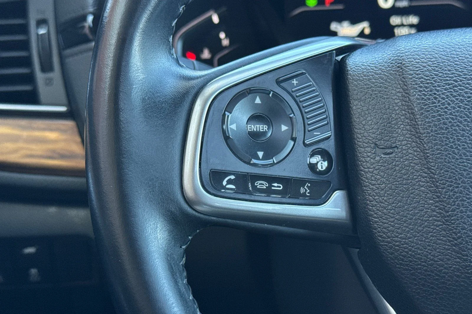 Certified Used 2018 White Honda Touring image 23