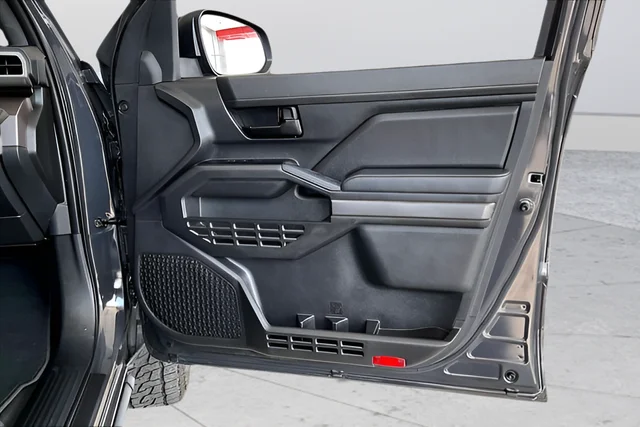 Used 2025  Toyota SR5 image 25