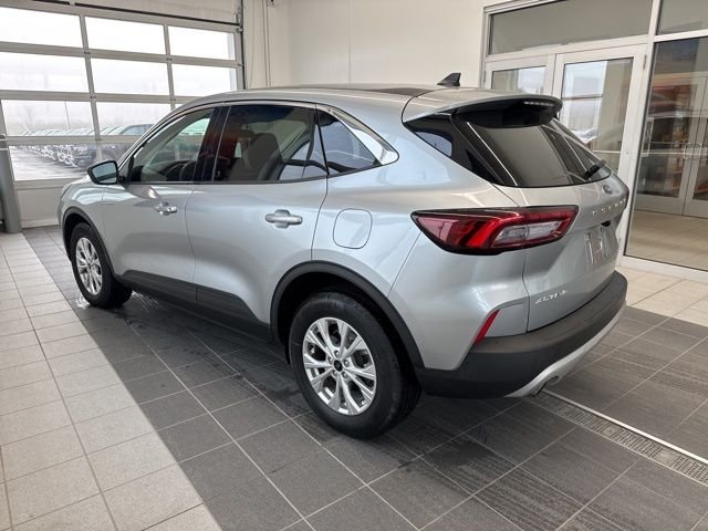 Used 2023 Silver Ford Active image 3