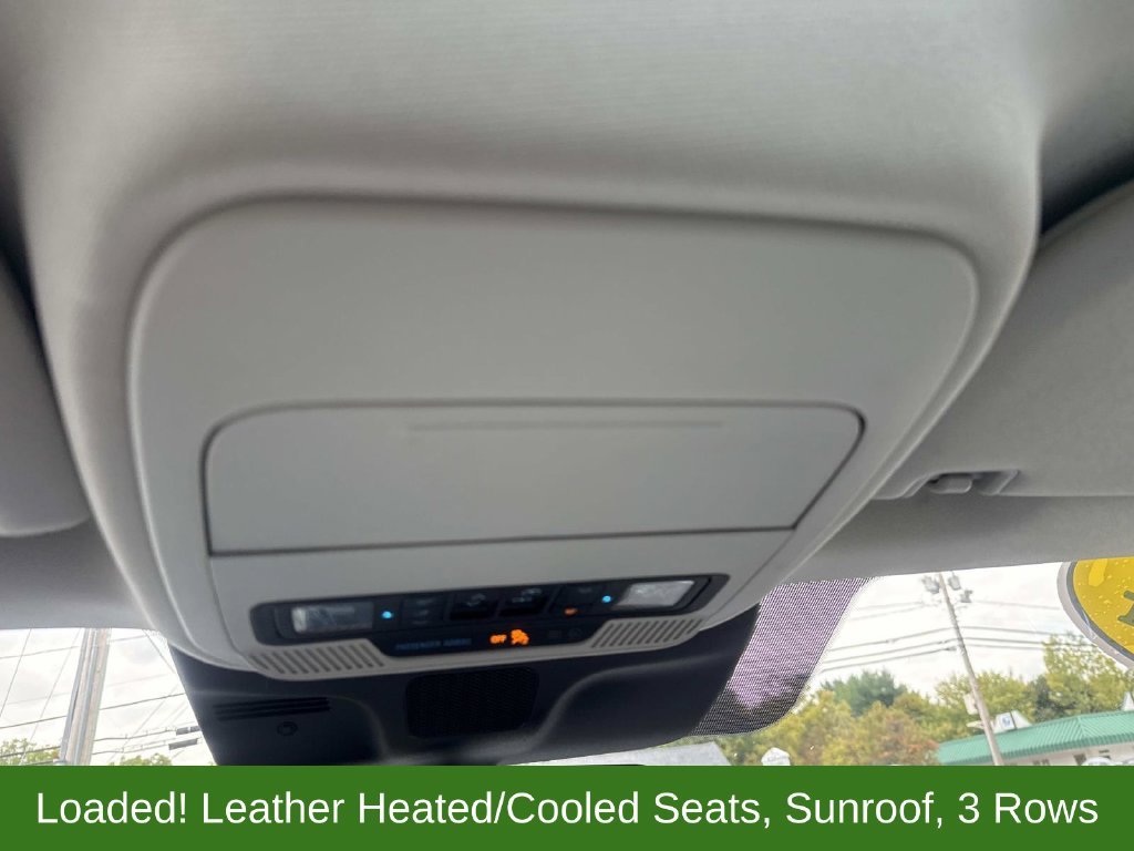 Used 2025 Black Ford Platinum image 27