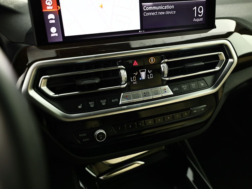 Used 2024 Black BMW xDrive30i image 36