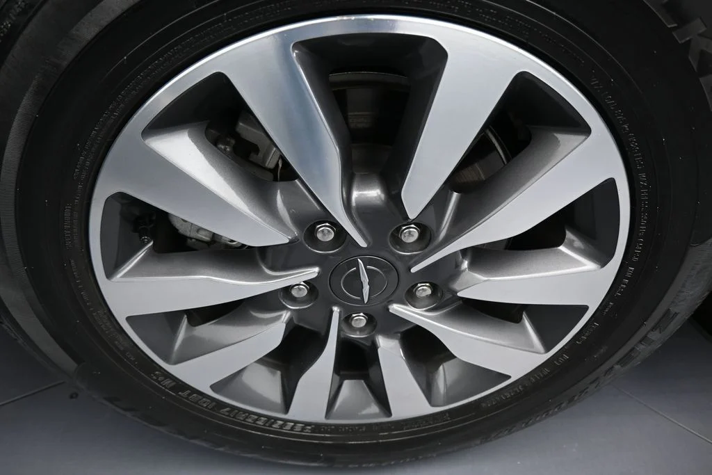 Used 2022 Ceramic Gray Clearcoat Chrysler Touring L image 45
