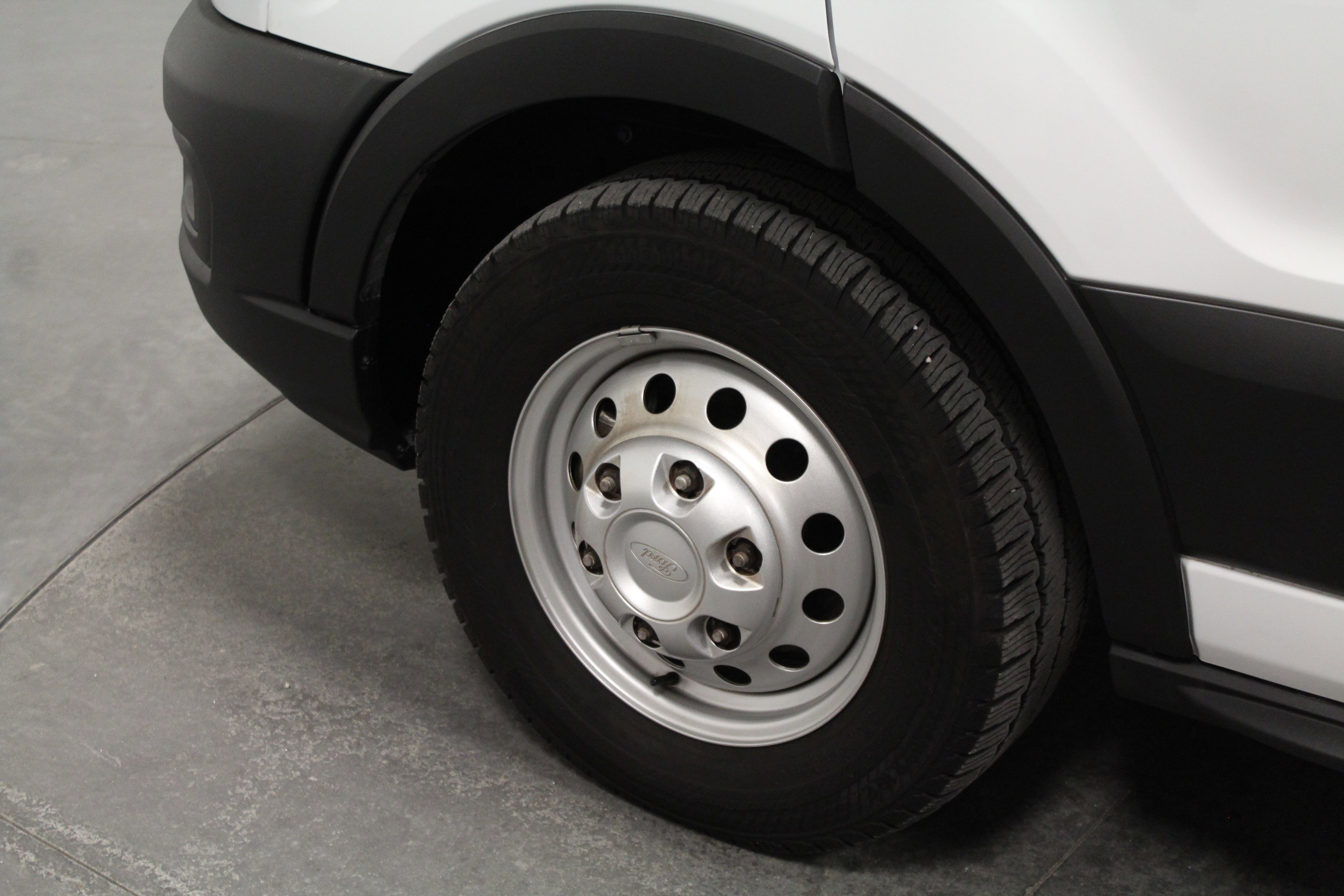 2024 Ford Transit Passenger Van XL - Photo 10