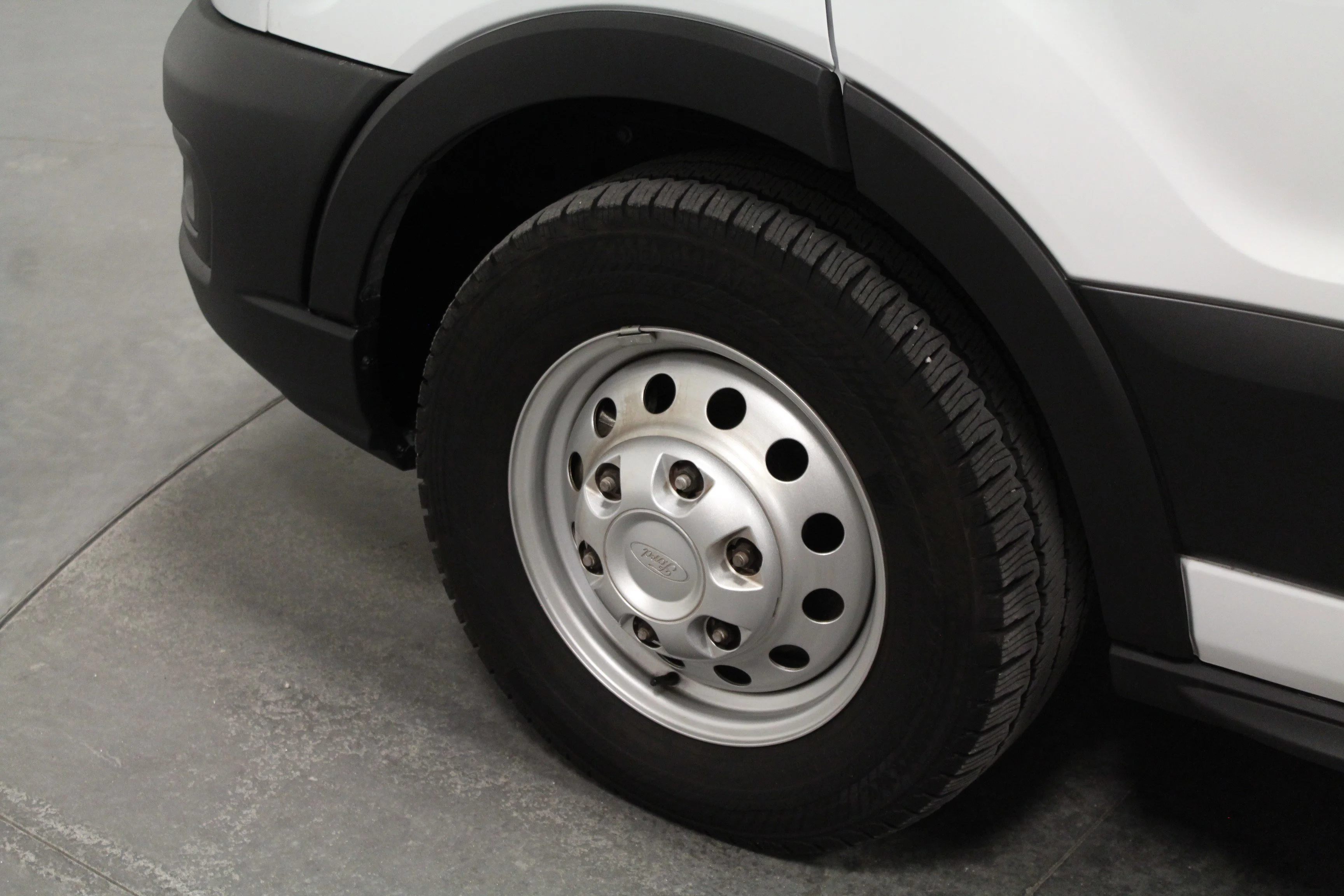 2024 Ford Transit Passenger Van XL - Photo 10