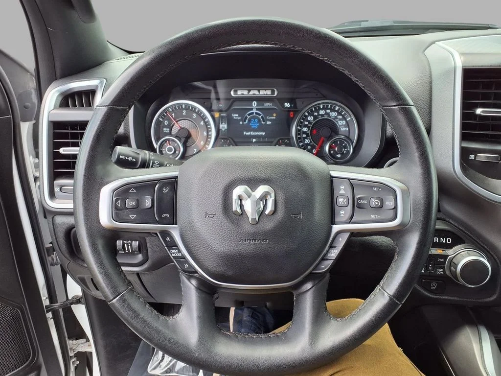 Used 2025 White Ram Big Horn/Lone Star image 14