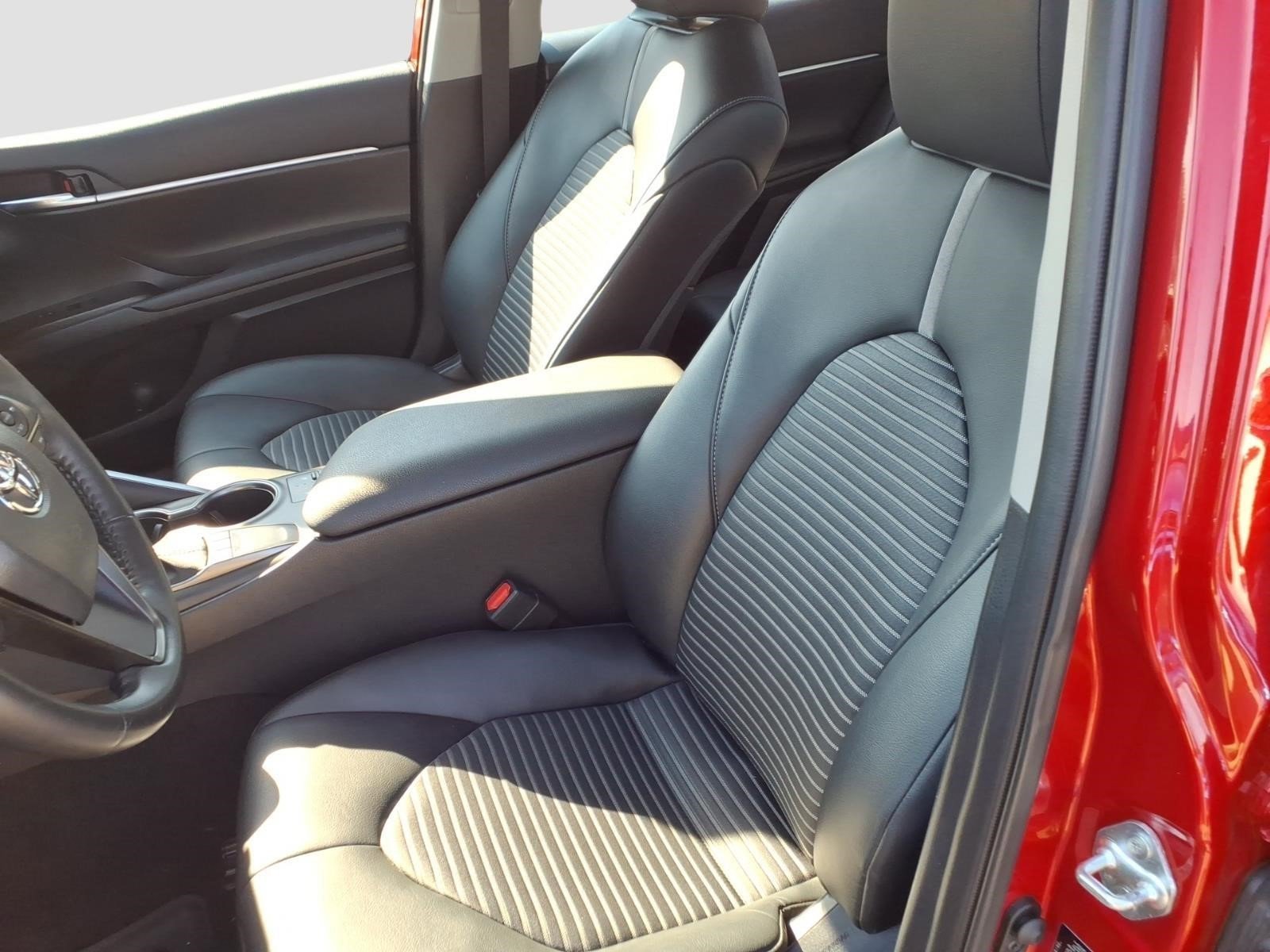 2023 Toyota Camry SE - Photo 12