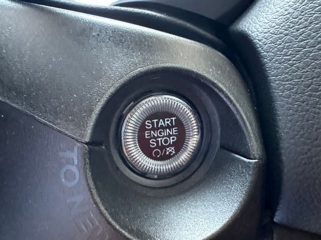 Used 2023 Gray Jeep Altitude image 21