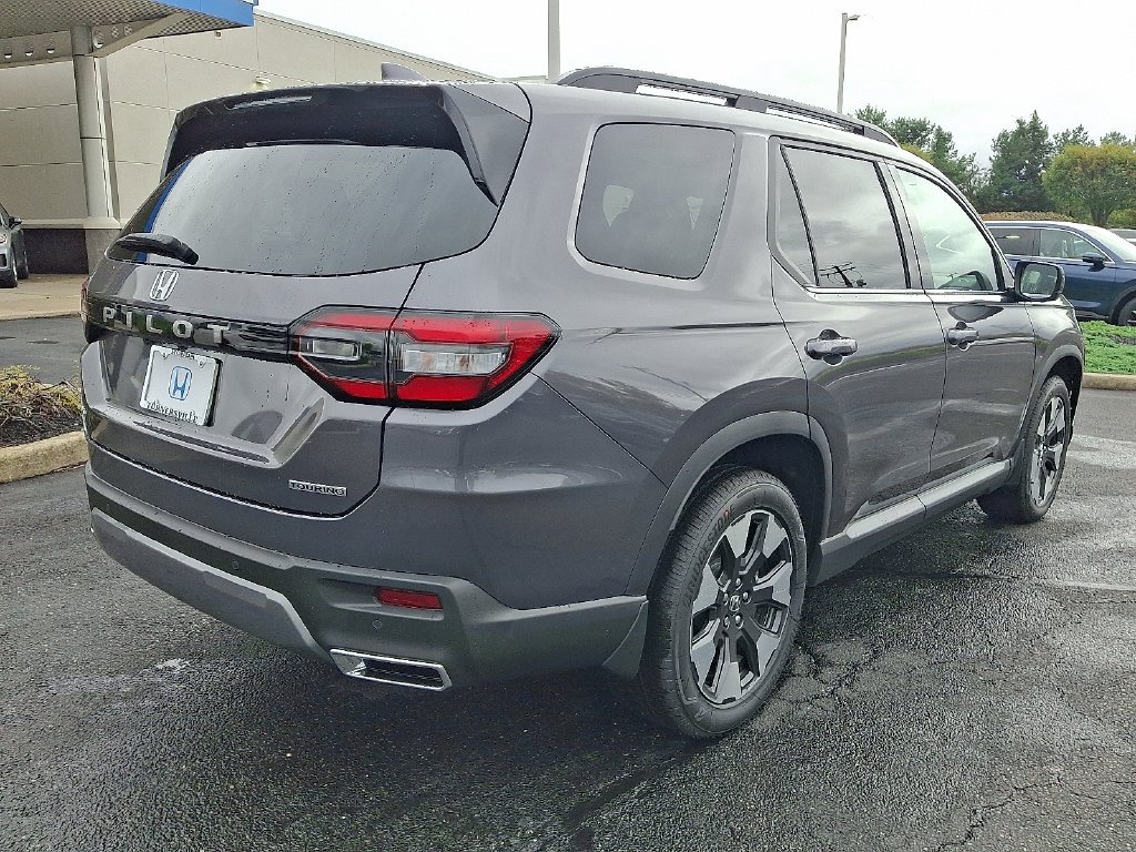 New 2026 Modern Steel Metallic Honda Touring image 4