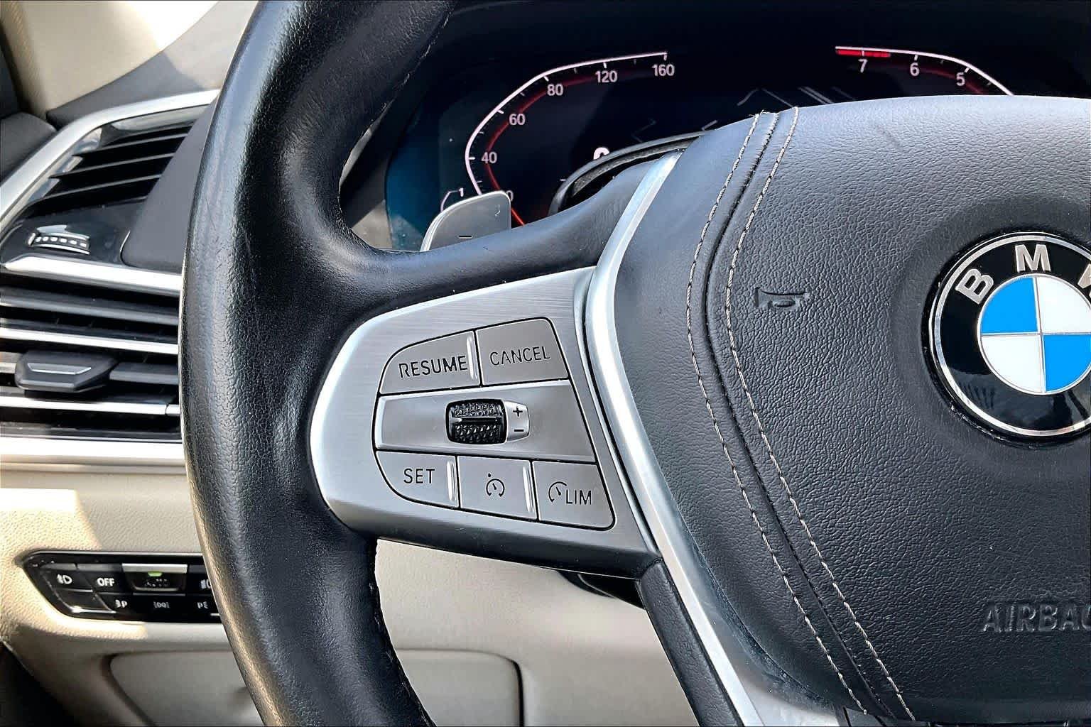 Used 2020 Arctic Gray Metallic BMW xDrive40i image 24