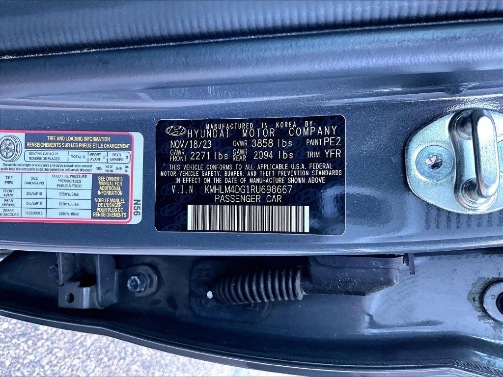 Used 2024 Gray Hyundai SEL image 9