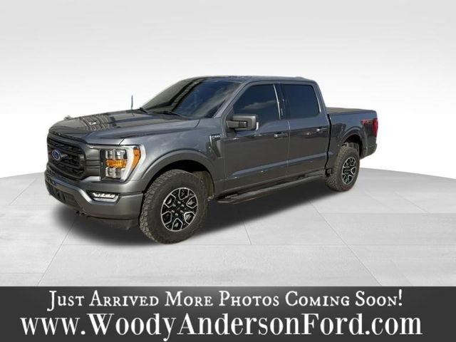 Used 2022 Smoked Quartz Metallic Tinted Clearcoat Ford XLT image 1