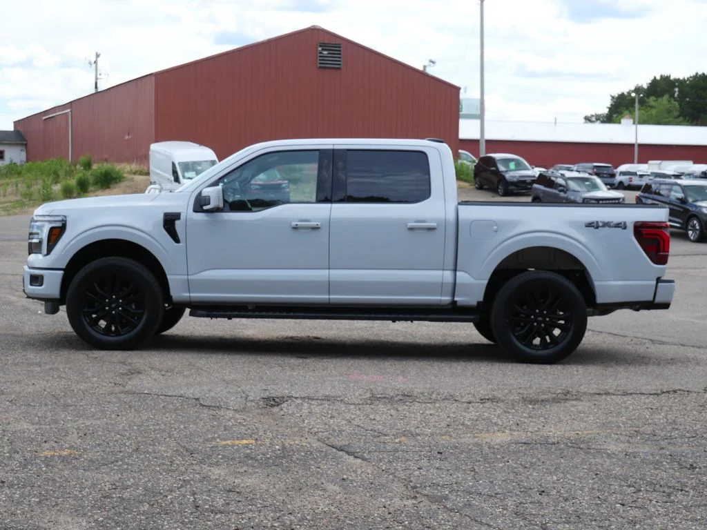 Used 2025 White Ford Lariat image 5