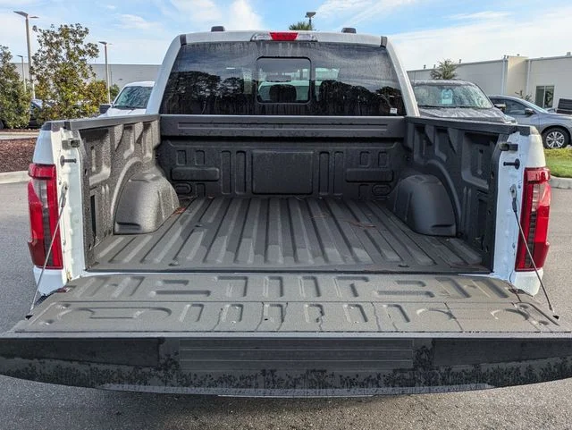 New 2026 Oxford White Ford XLT image 13
