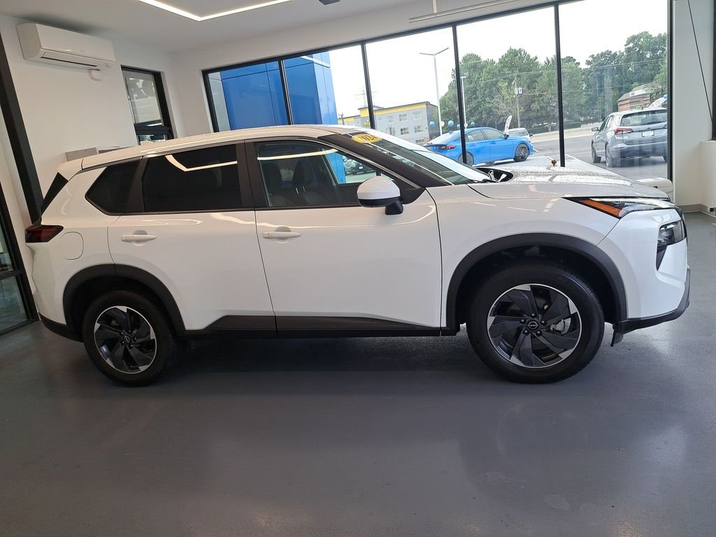 Used 2024 White Nissan SV image 6