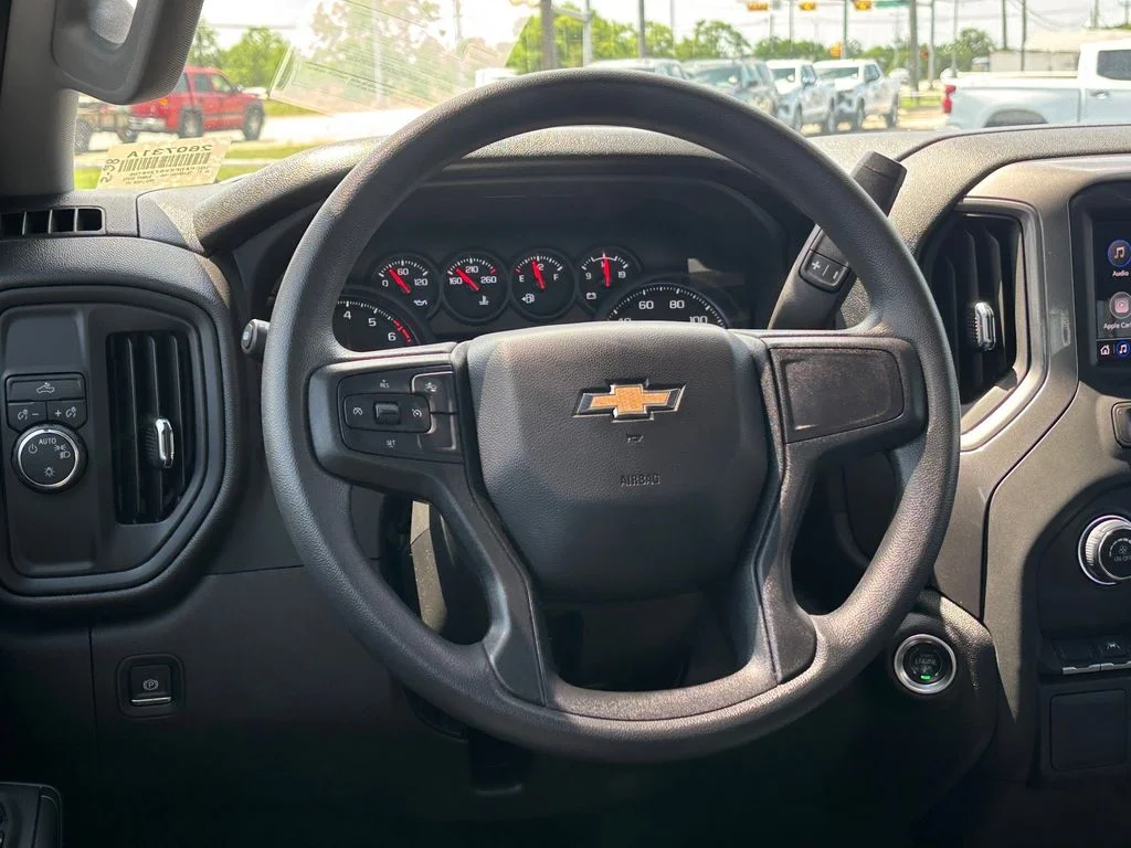 Used 2025 White Chevrolet Custom image 26