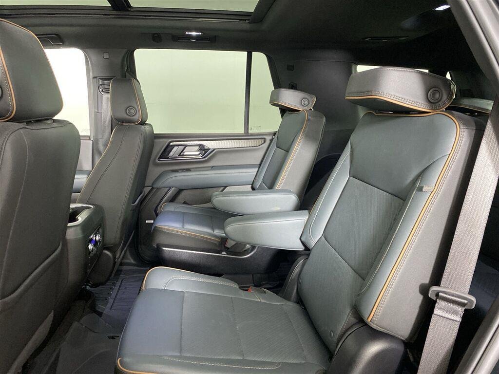 Used 2025 Onyx Black GMC AT4 image 28