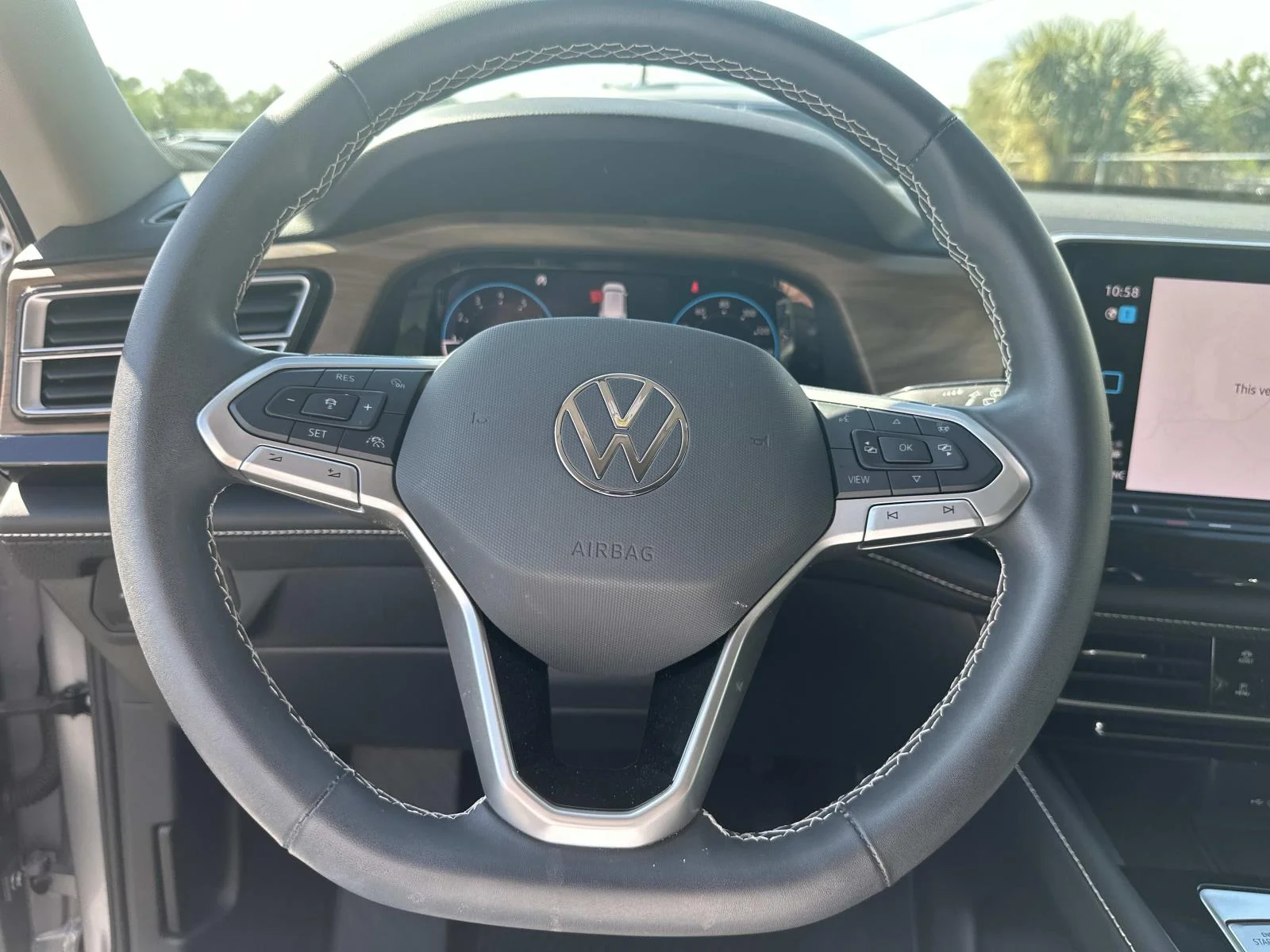 Used 2024 Silver Volkswagen 2.0T SE w/Technology image 14
