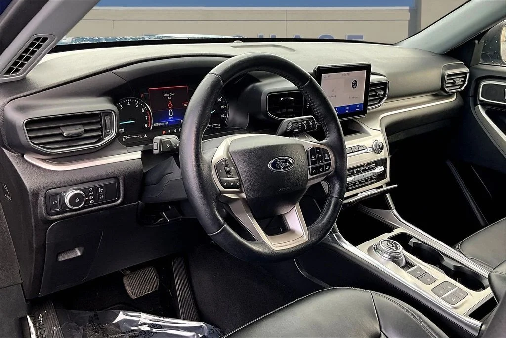 Used 2022 Blue Metallic Ford XLT image 19
