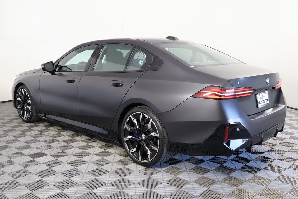 2025 BMW i5 M60 - Photo 6