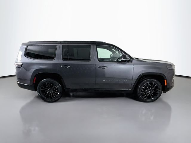 New 2026 Baltic-Gray Metallic Clear-Coat Exterior Paint Jeep Summit Reserve image 8