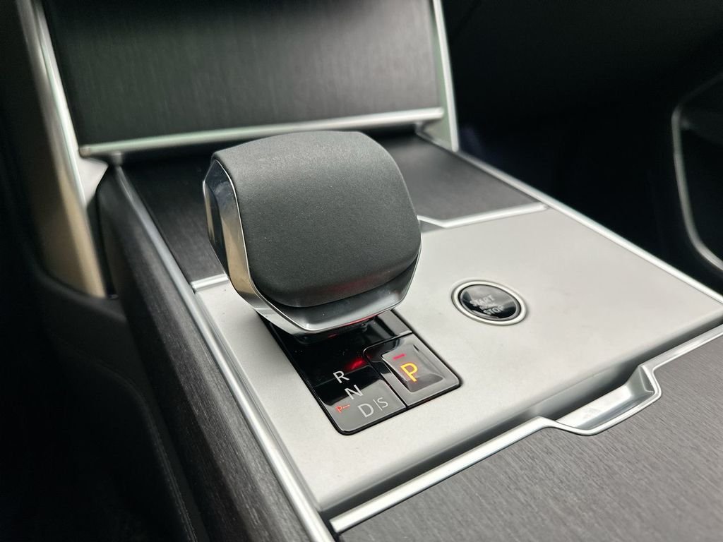 New 2026 Carpathian Gray Premium Metallic Land Rover SE image 24
