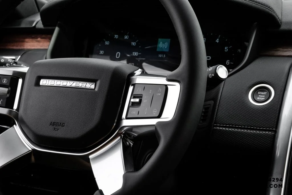 New 2026 Fuji White Land Rover Dynamic SE image 21