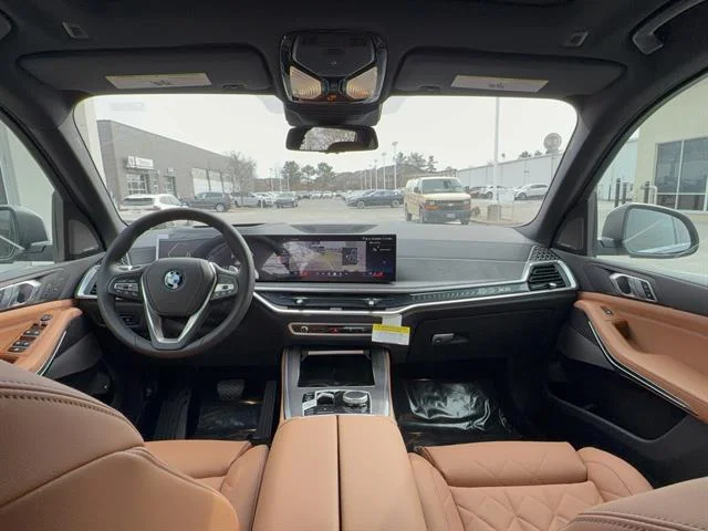 New 2026 Skyscraper Grey Metallic BMW xDrive50e image 10