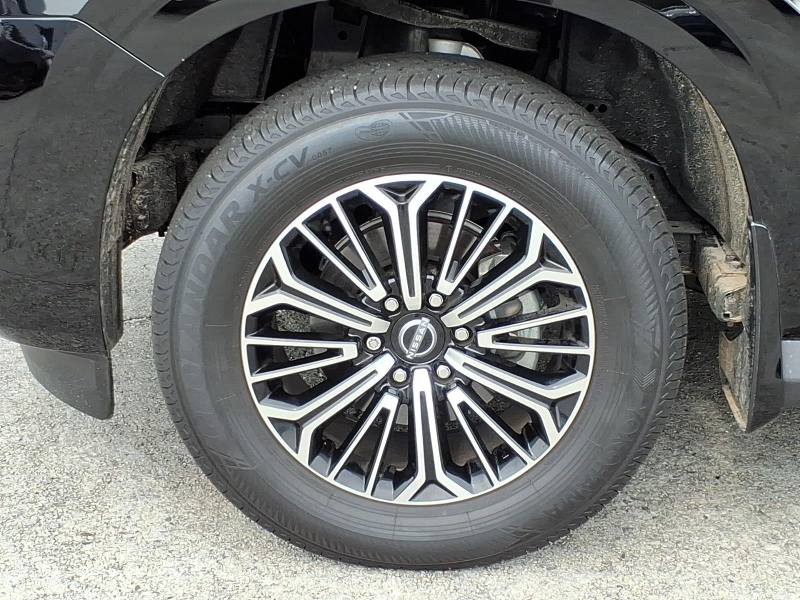 Used 2025 Super Black Nissan SL image 4