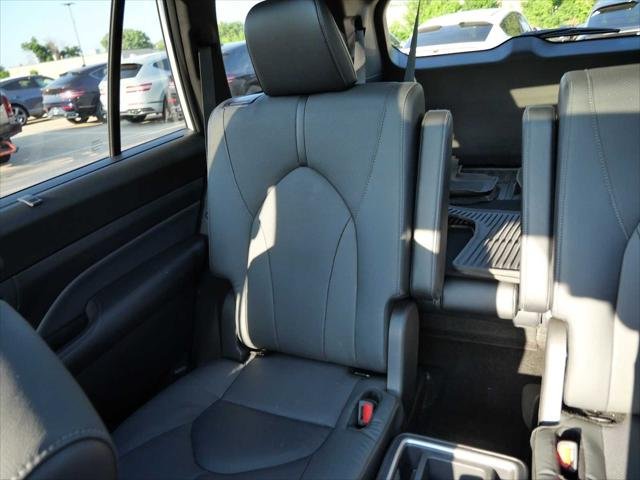 Certified Used 2026 WIND CHILL PEARL Toyota  image 13
