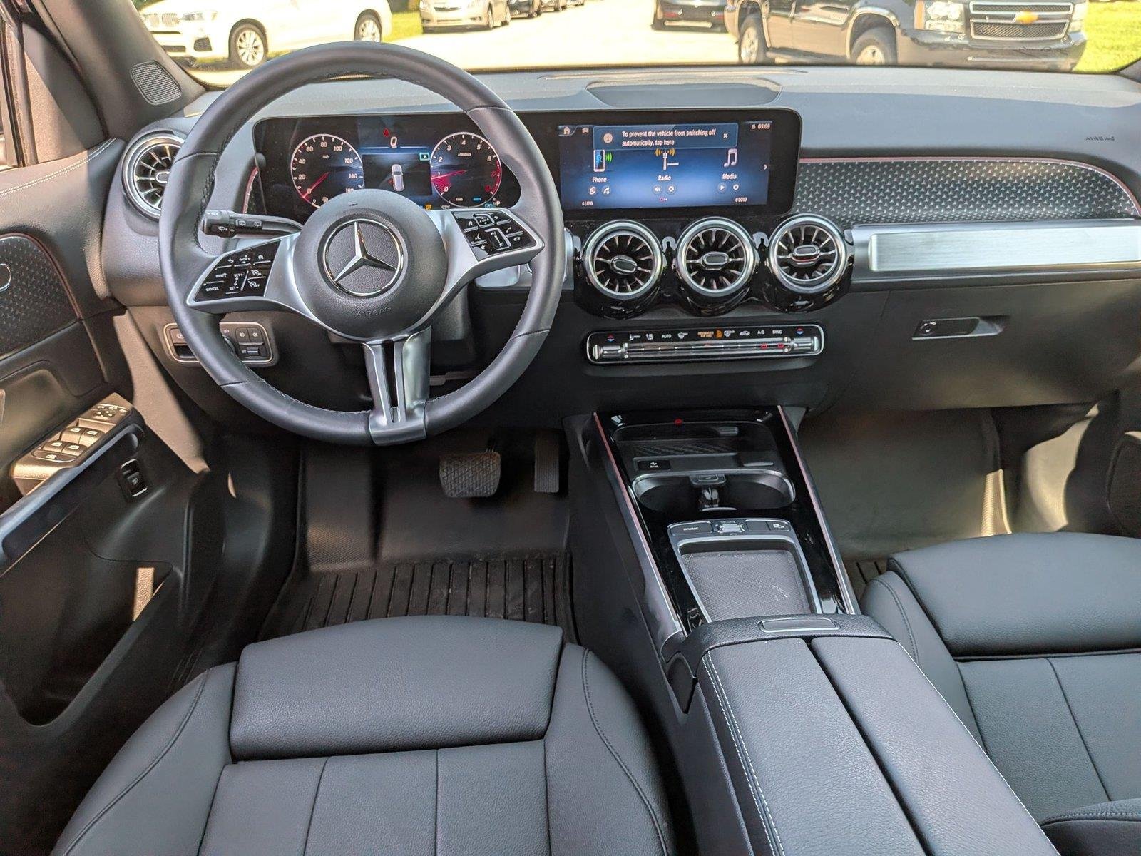 Used 2025 Night Black Mercedes-Benz GLB 250 image 30