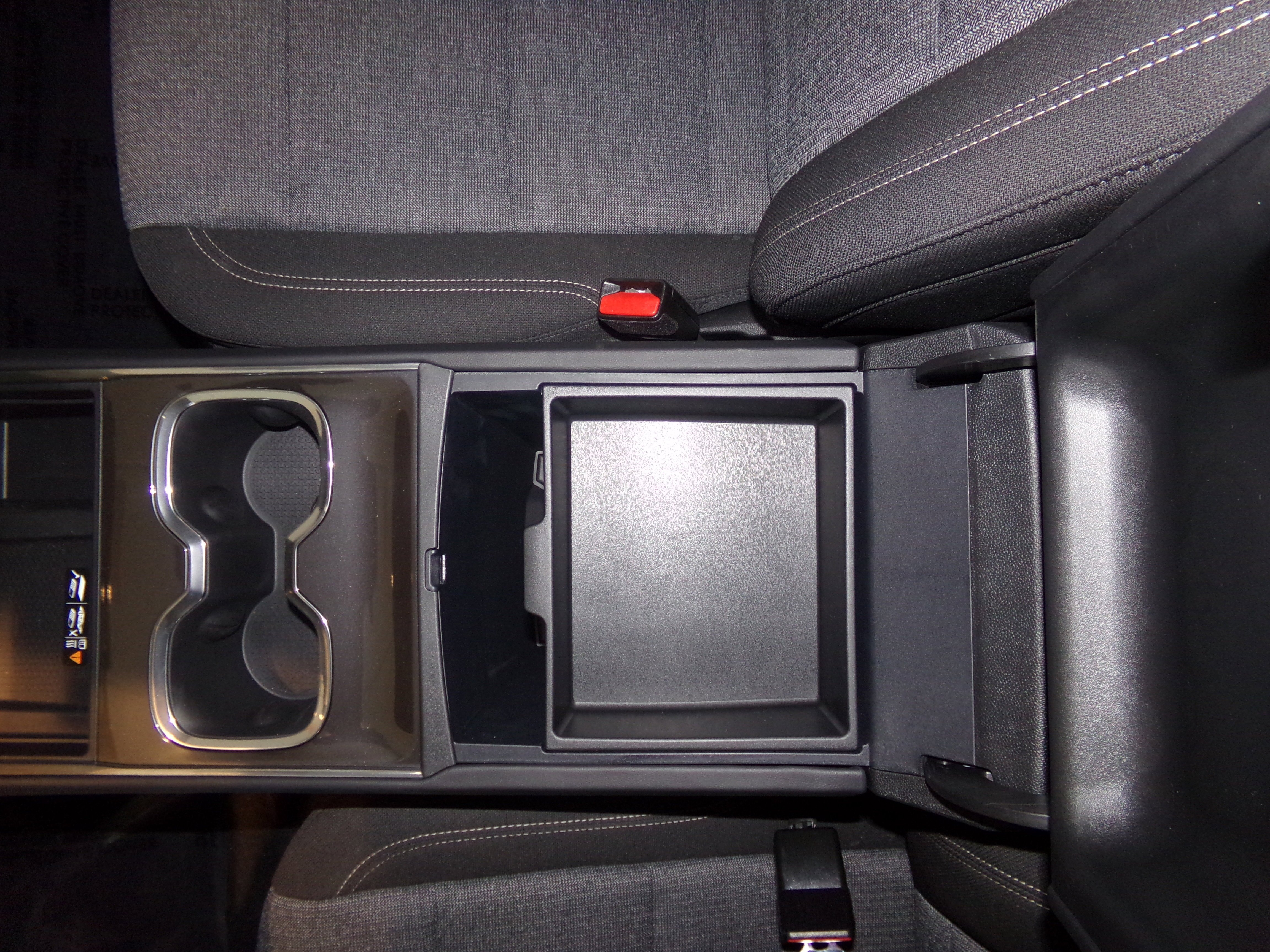 2025 GMC Acadia Elevation - Photo 21