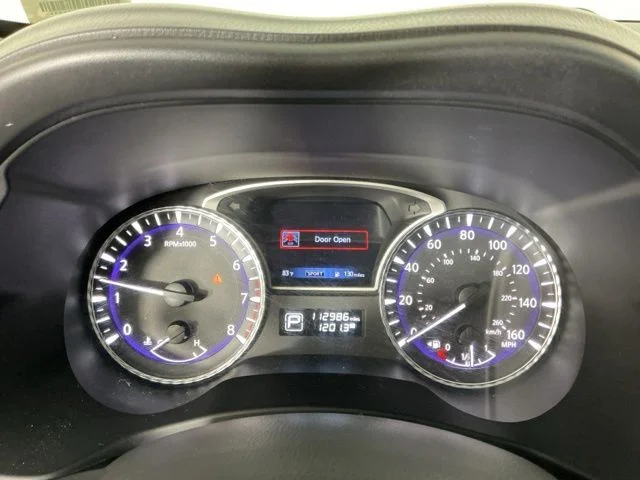 Used 2015 White INFINITI Base image 19