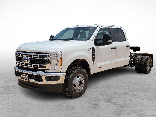 New 2026 Oxford White Ford F-350® XL image 30