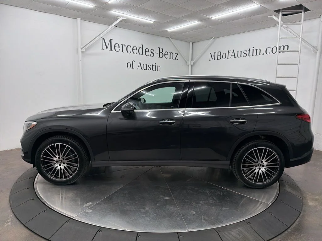 Used 2026 Gray Mercedes-Benz GLC 300 image 4