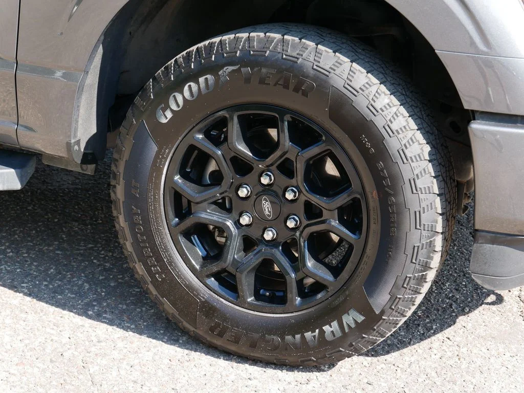 Used 2024 Gray Ford XLT image 7