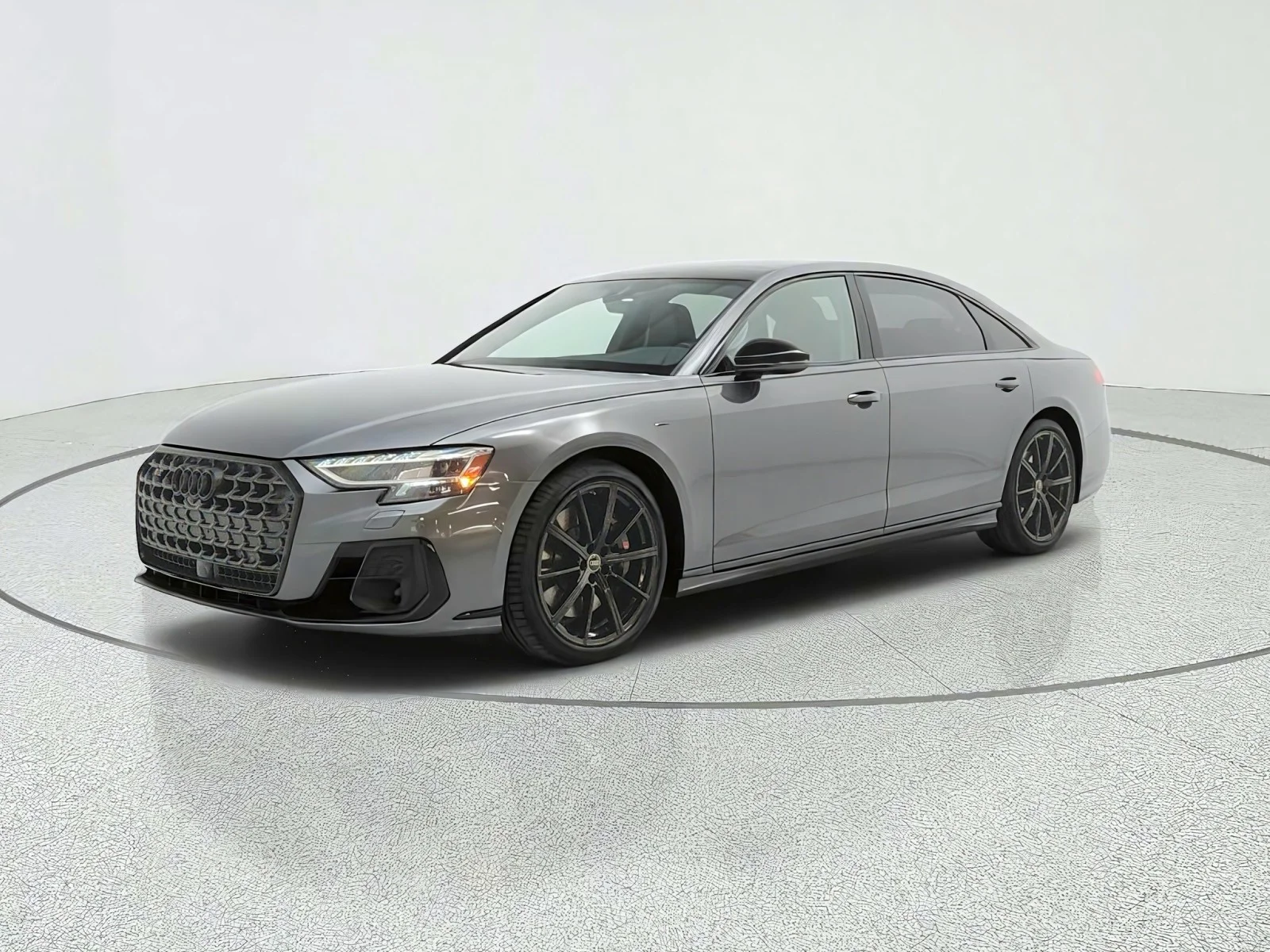 Used 2024 Daytona Gray Pearl Effect Audi 4.0 TFSI image 1